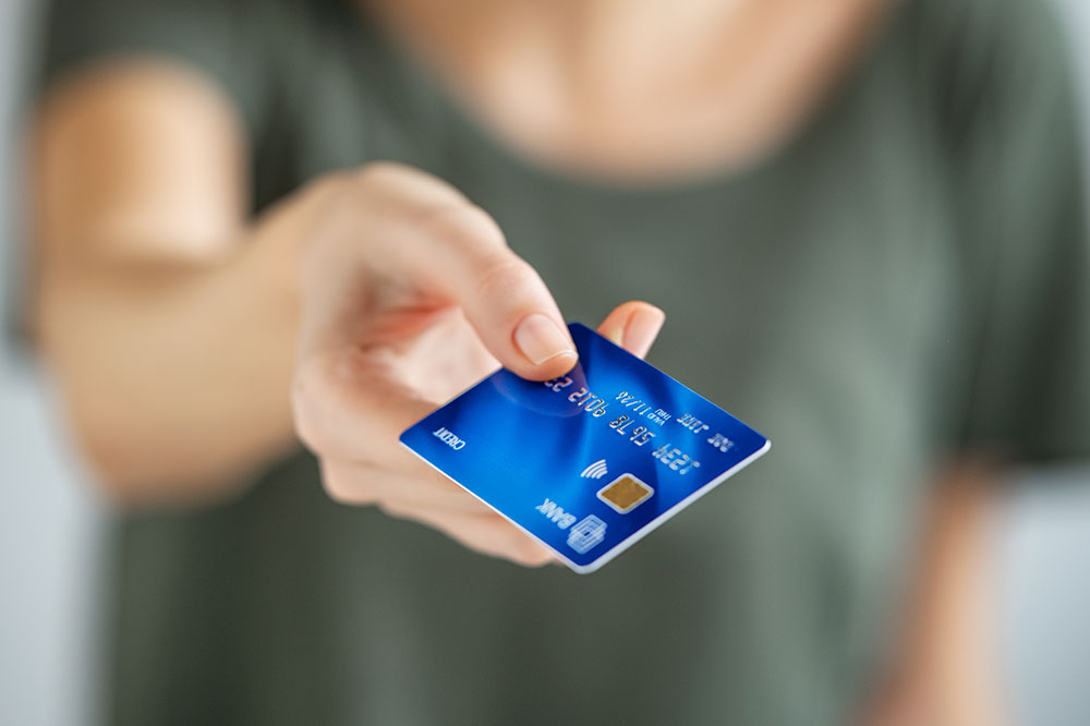 8 credit card habits to avoid