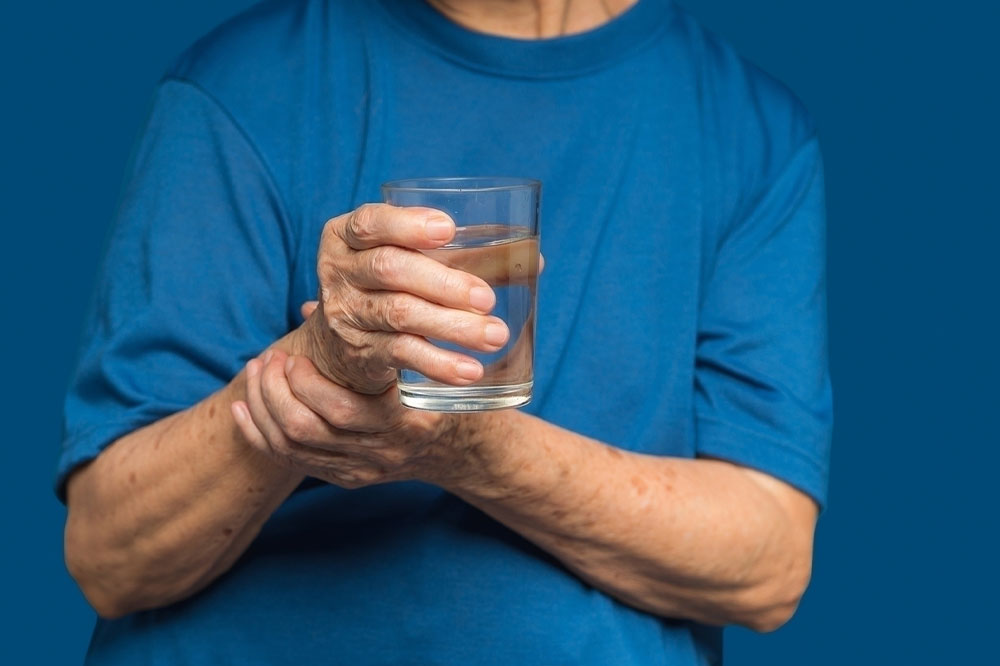11 early signs of Parkinson’s to never ignore